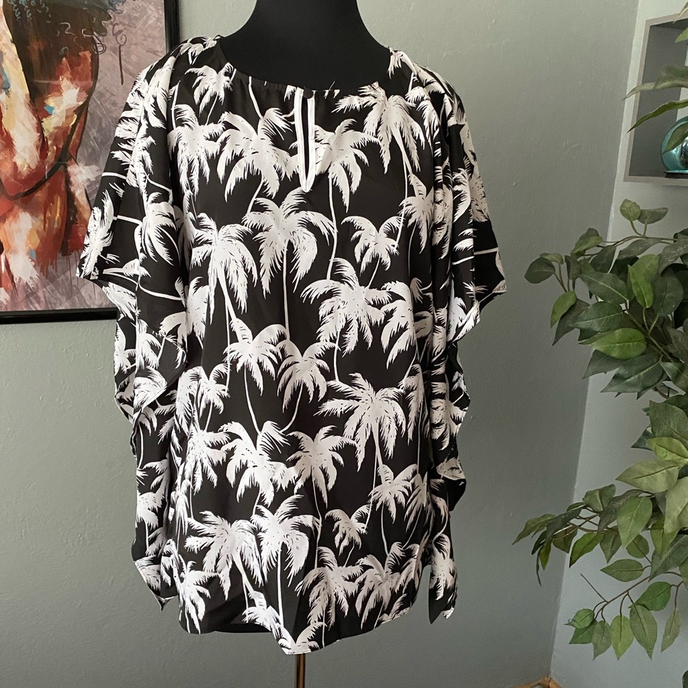 💜 NWT!! Vince Camuto Palm Tree Kimono